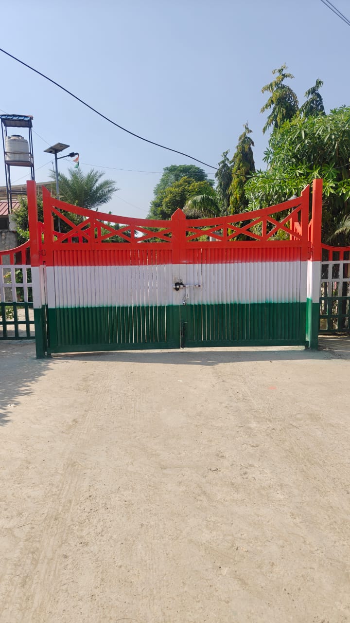 The main gate at the entrance to the farmhouse